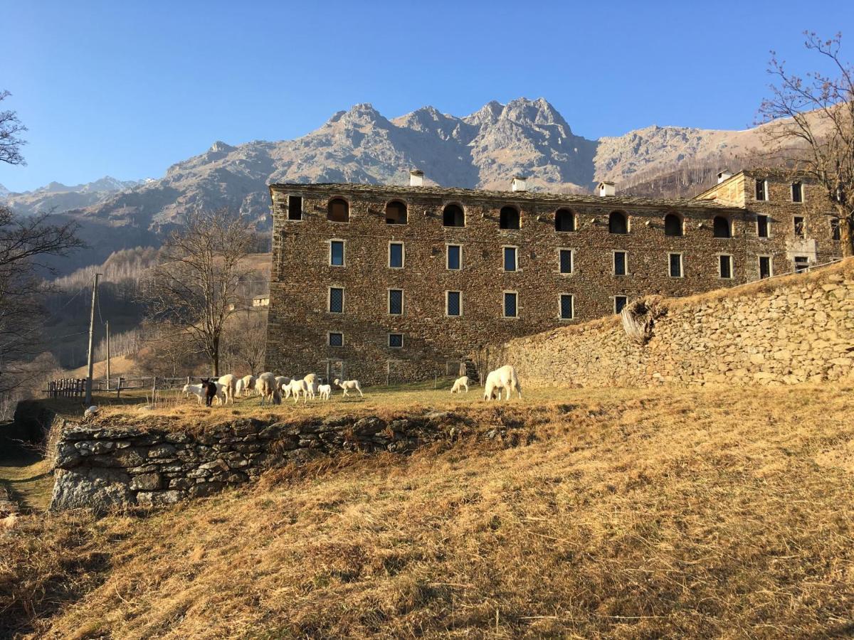 A Casa Di Sissi Biella Exterior foto